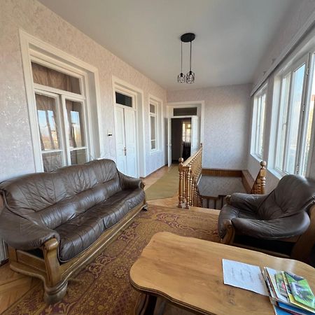 Guesthouse Lilia &Wine Celler Telavi Dış mekan fotoğraf