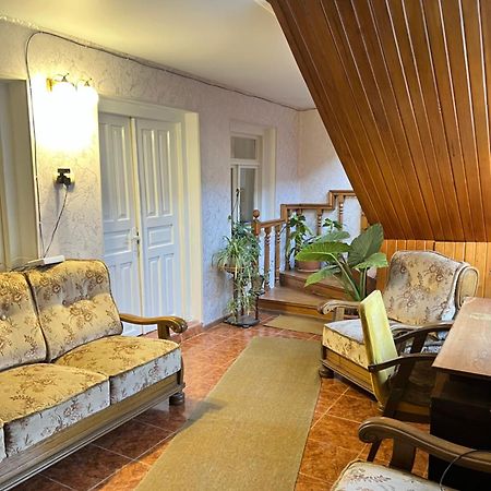 Guesthouse Lilia &Wine Celler Telavi Dış mekan fotoğraf